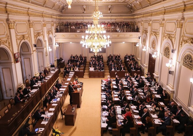 Pozměňovací návrhy neprošly. Koaliční strany potvrdily hazardní paskvil!