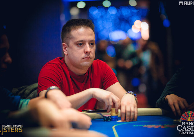 Banco Casino Masters €100K GTD: Po dvou flightech je ve vedení Martin Bartoš