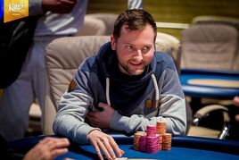 WSOPE: 32 Čechů ve druhém dni Mini Main Eventu!