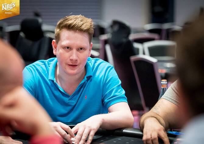 WSOPE Opener: Masivní účast v sobotních flightech překonala €1M garanci, dále jde dalších 17 Čechů