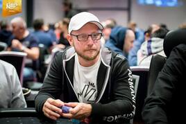 WSOPC: Druhý flight Main Eventu byl dosti úspěšný pro české barvy, Blonďák na chipleadu!