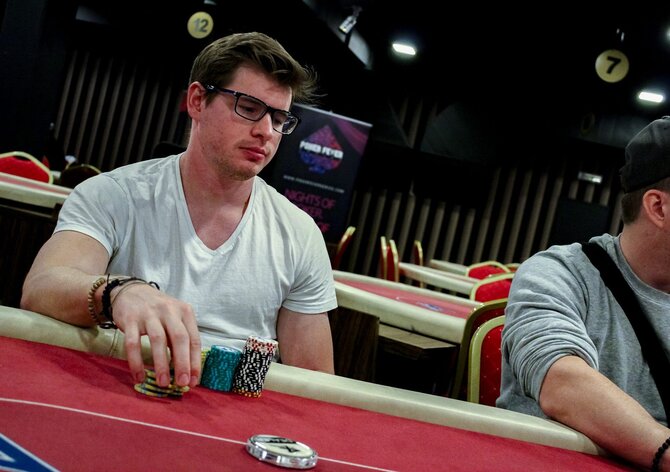 Poker Fever Mini: Ve dni 1A zářili z našich Petr Hruška a Marek Ohnisko