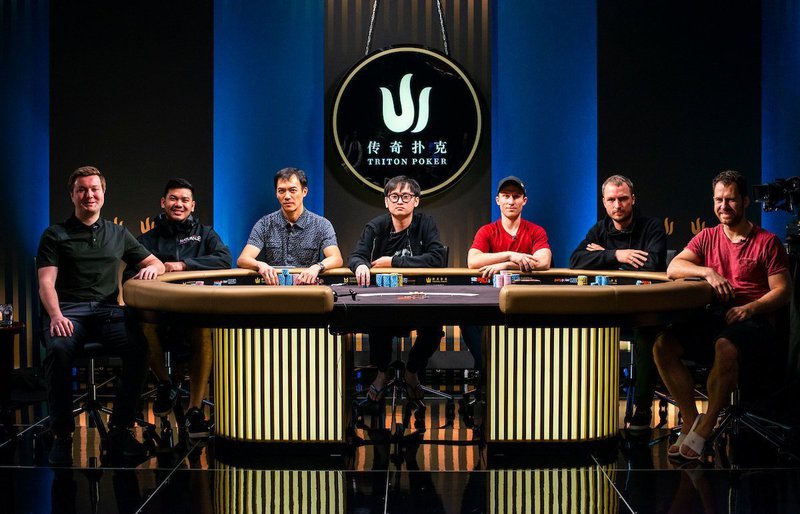 Final-Table-Players_EV06-Short-Deck-Ante-Only_Day-2_Giron_8JG0533
