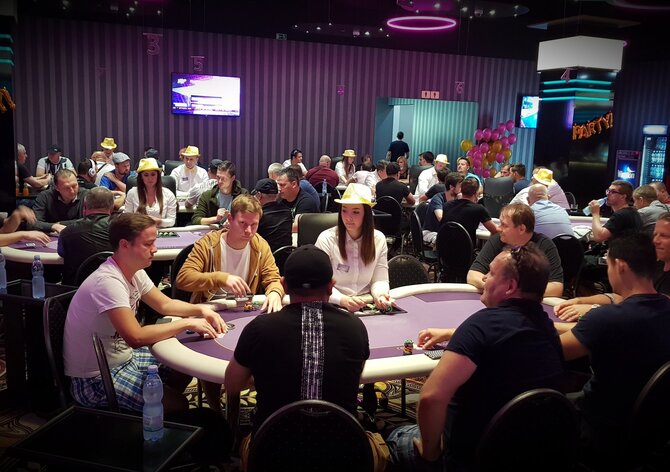 RS Plaza: Pilsen Poker Masters opanoval po dealu Roman Truxa