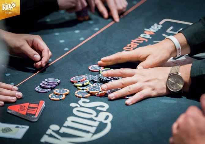 pp Grand Prix Million v King’s: Sedm českých postupů v pátečních flightech