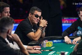 WSOP Main Event: Ensan stále v čele, Gates se přiblížil. Zbývá pět hráčů!
