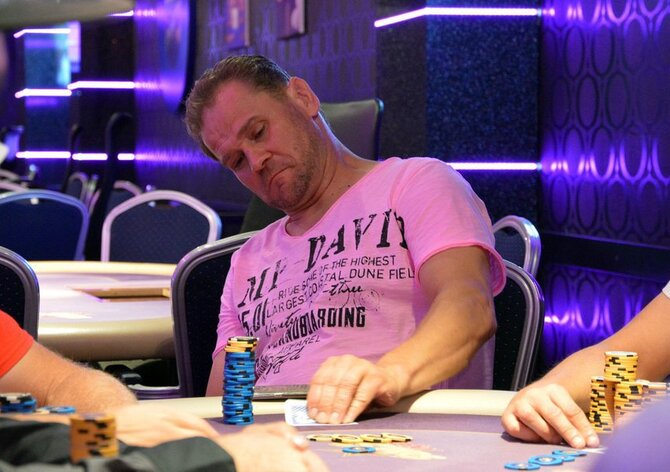 Luka 2M Main Event: Novým chipleaderem je Norbert Lagron