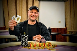 V oktoBEER POKERfestu se po dealu raduje Miloslav Hrušovský 