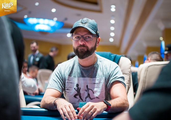 Daniel Negreanu: Phil Hellmuth není 12letá holčička!