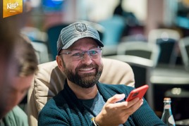Manig Loeser chipleaduje WSOPE €100K Diamond High Roller, Negreanu i Ivey také ve hře