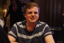 Růžičkovi se daří na rotterdamské WSOPC. Postoupil v Mainu a zahraje si finále High Rolleru