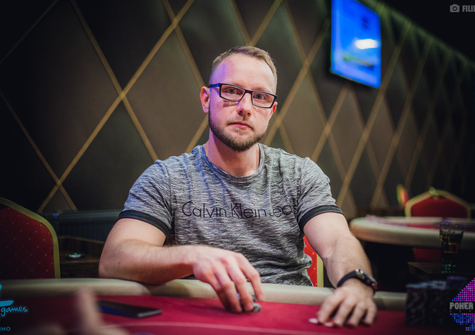 G4G: PF Super High Roller po prvním dni chipleaduje Blonďák!