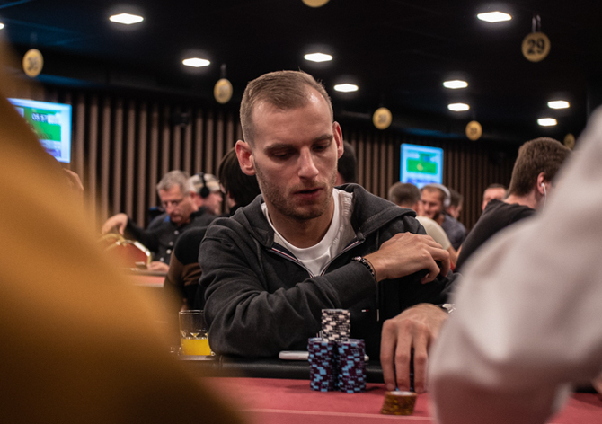 Hodolany: Nejlepších 24 hráčů do finále PF Main Eventu vede Matěj Vantuch