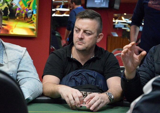 Výsledkový servis online: Martin Komprda druhý v $22 Hotu za $4.376!
