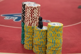 Poker Fever Cup chipleaduje po prvním dni Polák Sikorski