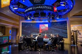 Chipleaderem finálového stolu King&#039;s PLO Week Main Eventu je Srb Balinca